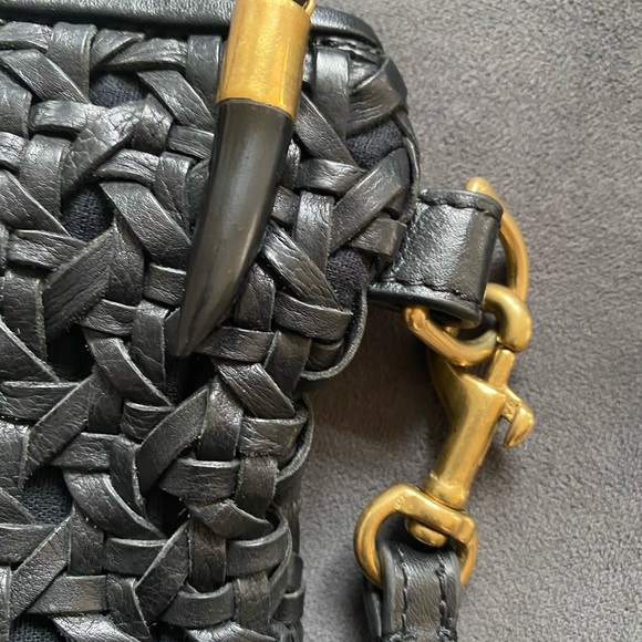 Kempton & Co Basket Weave Leather Crossbody - Picture 2 of 9